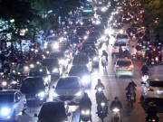 Sử dụng đèn chiếu xa khi tham gia giao thông trong thành phố có bị xử phạt không?